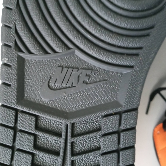 Nike Air Jordan 1 Mid \'Shattered Backboard\' Shoes Men Black  orange White main image 13